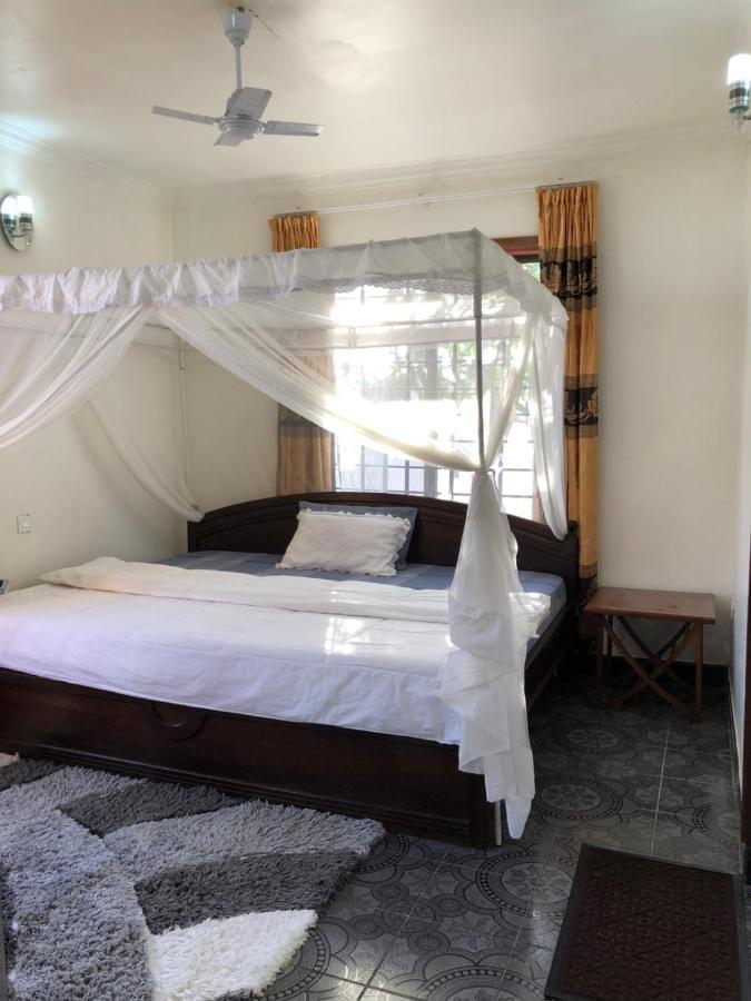 Appartamento Jambo Hideaway Dar es Salaam Esterno foto